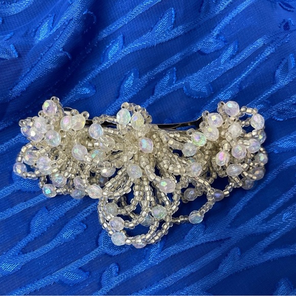 Accessories - Vintage Beaded Hair Clip (EUC)